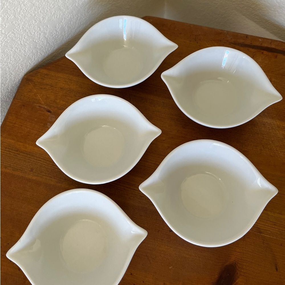 Elegant White Ceramic Bowls Set